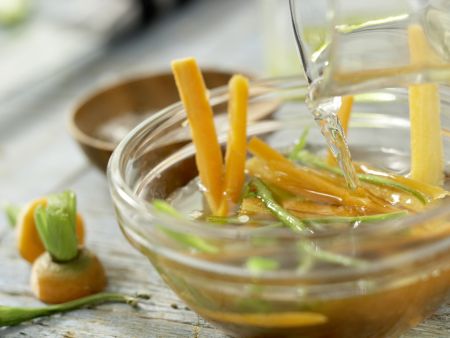 Thai-Frühlingsrollen Zubereitung Schritt 2 Thai-Frühlingsrollen Zubereitung Schritt 2