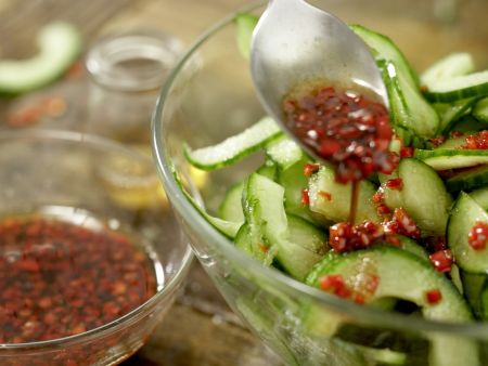 Thai-Gurkensalat Zubereitung Schritt 5 Thai-Gurkensalat Zubereitung Schritt 5