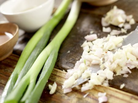 Thailändische Melonensuppe Zubereitung Schritt 2 Thailändische Melonensuppe Zubereitung Schritt 2