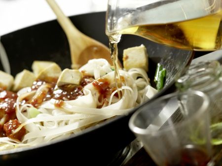 Thailändische Reisnudelpfanne Zubereitung Schritt 12 Thailändische Reisnudelpfanne Zubereitung Schritt 12