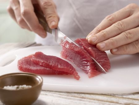 Thunfisch-Maki-Rollen Zubereitung Schritt 2 Thunfisch-Maki-Rollen Zubereitung Schritt 2