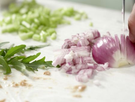 Thunfisch-Nudelsalat Zubereitung Schritt 3 Thunfisch-Nudelsalat Zubereitung Schritt 3