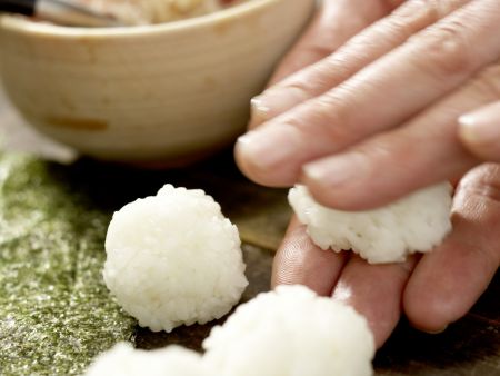 Thunfisch-Tatar in Sushi-Tüten Zubereitung Schritt 9 Thunfisch-Tatar in Sushi-Tüten Zubereitung Schritt 9