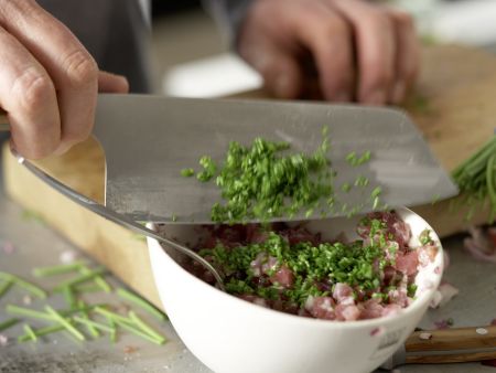 Thunfisch-Tatar Zubereitung Schritt 10 Thunfisch-Tatar Zubereitung Schritt 10