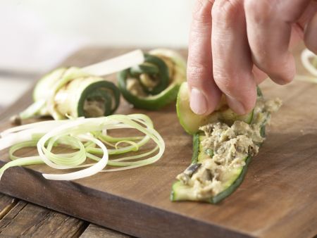 Thunfisch-Zucchini-Röllchen Zubereitung Schritt 7 Thunfisch-Zucchini-Röllchen Zubereitung Schritt 7