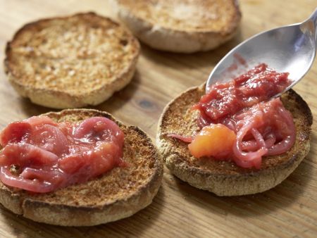 Toastbrötchen mit Blauschimmelkäse Zubereitung Schritt 5 Toastbrötchen mit Blauschimmelkäse Zubereitung Schritt 5