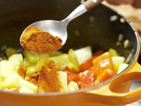 Tofu-Gulasch Zubereitung Schritt 10 Tofu-Gulasch Zubereitung Schritt 10