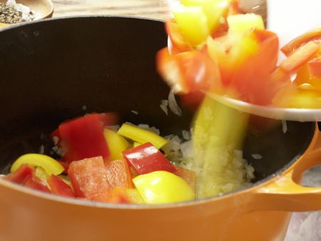 Tofu-Gulasch Zubereitung Schritt 8 Tofu-Gulasch Zubereitung Schritt 8