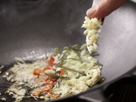 Tofu-Nudelpfanne Zubereitung Schritt 7 Tofu-Nudelpfanne Zubereitung Schritt 7