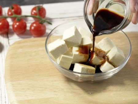 Tofu-Paprika-Spieße Zubereitung Schritt 2 Tofu-Paprika-Spieße Zubereitung Schritt 2
