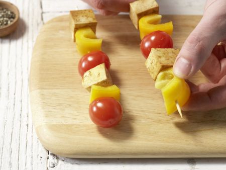 Tofu-Paprika-Spieße Zubereitung Schritt 5 Tofu-Paprika-Spieße Zubereitung Schritt 5