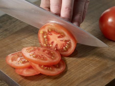 Tofu-Tomaten-Pfännchen Zubereitung Schritt 1 Tofu-Tomaten-Pfännchen Zubereitung Schritt 1