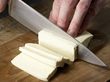Tofu-Tomaten-Pfännchen Zubereitung Schritt 2 Tofu-Tomaten-Pfännchen Zubereitung Schritt 2