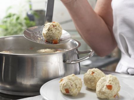 Tofuklößchen mit Kapernsauce Zubereitung Schritt 11 Tofuklößchen mit Kapernsauce Zubereitung Schritt 11