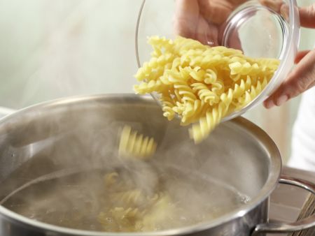 Tomaten-Pasta mit Lauch Zubereitung Schritt 1 Tomaten-Pasta mit Lauch Zubereitung Schritt 1