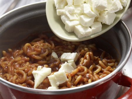 Tomatennudeln mit Zucchini Zubereitung Schritt 4 Tomatennudeln mit Zucchini Zubereitung Schritt 4