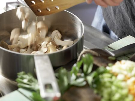 Toskanische Pilzsuppe Zubereitung Schritt 6 Toskanische Pilzsuppe Zubereitung Schritt 6