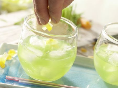 Trauben-Sellerie-Saft Zubereitung Schritt 5 Trauben-Sellerie-Saft Zubereitung Schritt 5