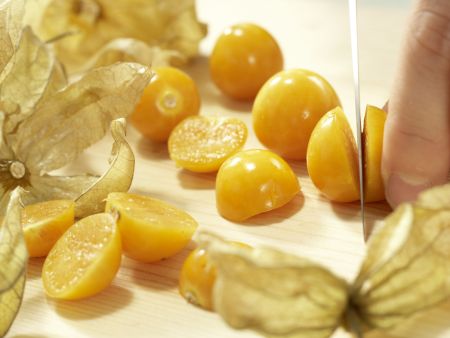 Tropischer Obstsalat Zubereitung Schritt 2 Tropischer Obstsalat Zubereitung Schritt 2