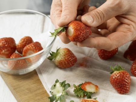 Überbackene Erdbeeren Zubereitung Schritt 3 Überbackene Erdbeeren Zubereitung Schritt 3