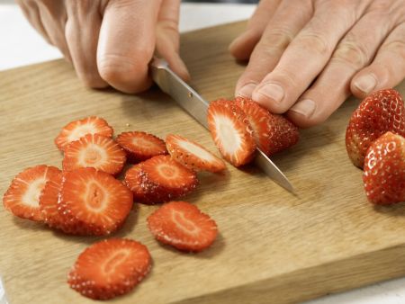 Überbackene Erdbeeren Zubereitung Schritt 5 Überbackene Erdbeeren Zubereitung Schritt 5