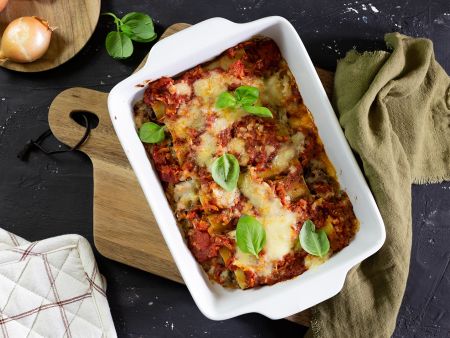 Überbackene Nudeln mit Tomatensoße und Käse