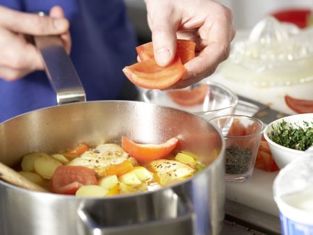 Ungarisches Hähnchenragout Zubereitung Schritt 15 Ungarisches Hähnchenragout Zubereitung Schritt 15