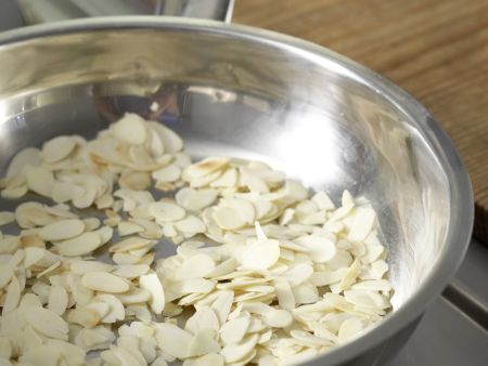Vanille-Eisbecher Zubereitung Schritt 5 Vanille-Eisbecher Zubereitung Schritt 5