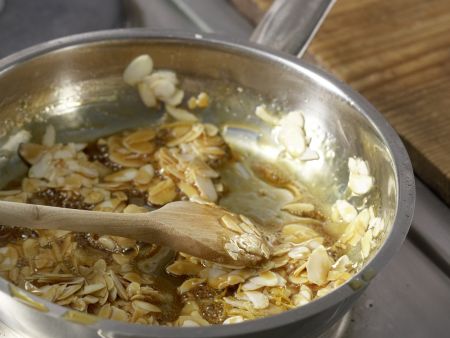 Vanille-Eisbecher Zubereitung Schritt 7 Vanille-Eisbecher Zubereitung Schritt 7