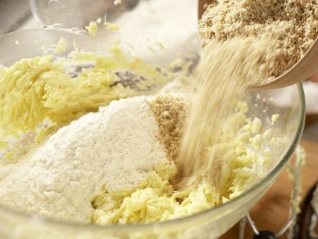 Vanillekipferl Zubereitung Schritt 3 Vanillekipferl Zubereitung Schritt 3