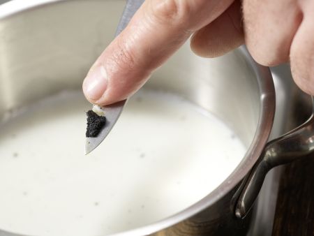 Vanillepudding mit Schokoraspeln Zubereitung Schritt 3 Vanillepudding mit Schokoraspeln Zubereitung Schritt 3