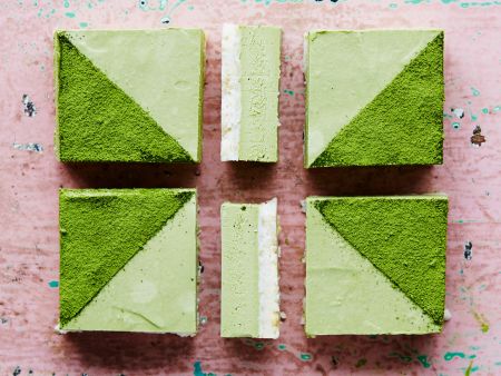 Vegane Matcha-Kokos-Schnitten
