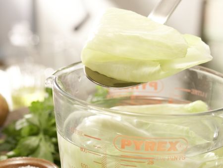 Vegetarische Kohlrouladen Zubereitung Schritt 7 Vegetarische Kohlrouladen Zubereitung Schritt 7