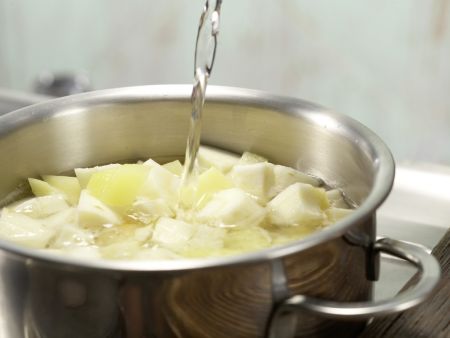 Vegetarischer Pastinakenbrei mit Ei Zubereitung Schritt 3 Vegetarischer Pastinakenbrei mit Ei Zubereitung Schritt 3