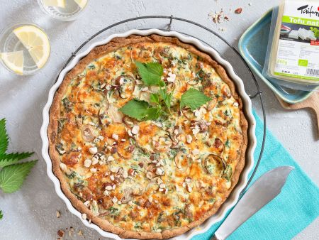 Vollkorn-Brennnessel-Quiche mit Tofu