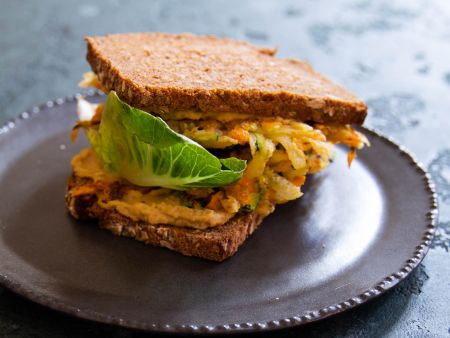 Vollkorn-Sandwich mit Gemüsebratling