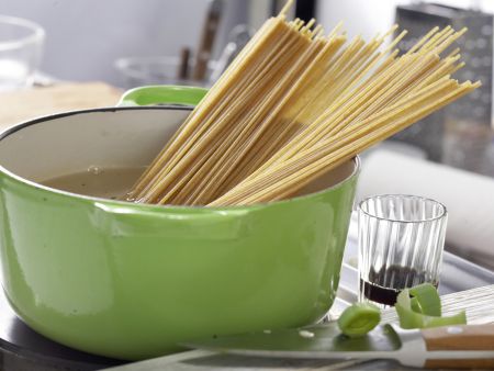 Vollkorn-Spaghetti mit Kürbissauce Zubereitung Schritt 4 Vollkorn-Spaghetti mit Kürbissauce Zubereitung Schritt 4