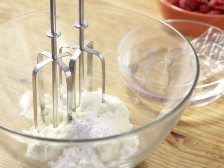 Waffelherzen Zubereitung Schritt 3 Waffelherzen Zubereitung Schritt 3