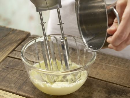 Waffeltüten mit süßer Grütze Zubereitung Schritt 3 Waffeltüten mit süßer Grütze Zubereitung Schritt 3