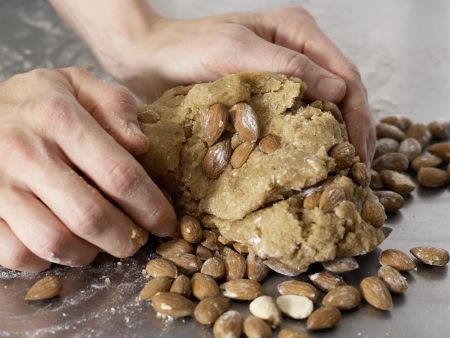 Weihnachtliche Cantuccini Zubereitung Schritt 3 Weihnachtliche Cantuccini Zubereitung Schritt 3