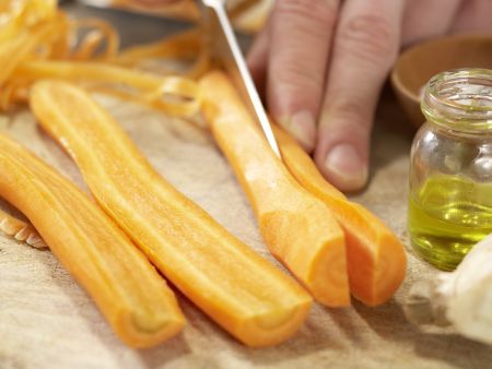 Weißer Spargel im Papierpaket Zubereitung Schritt 2 Weißer Spargel im Papierpaket Zubereitung Schritt 2