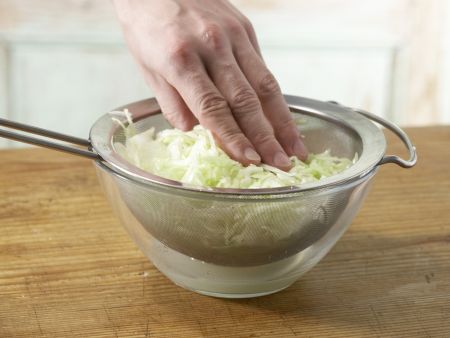 Weißkrautsalat – smarter Zubereitung Schritt 5 Weißkrautsalat – smarter Zubereitung Schritt 5