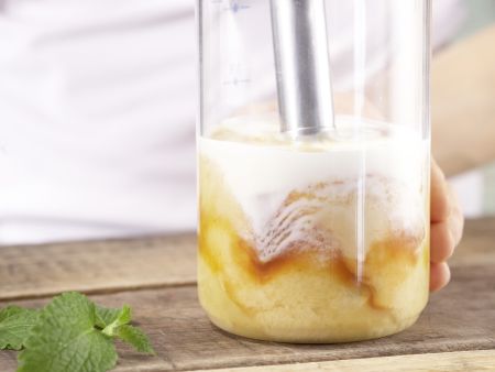 Wildfrucht-Smoothie Zubereitung Schritt 3 Wildfrucht-Smoothie Zubereitung Schritt 3