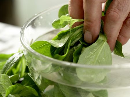 Winterlicher Feldsalat Zubereitung Schritt 2 Winterlicher Feldsalat Zubereitung Schritt 2