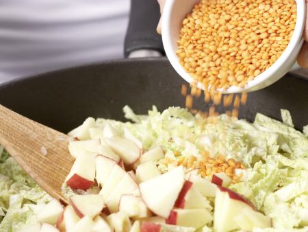 Wirsing-Apfel-Gemüse Zubereitung Schritt 5 Wirsing-Apfel-Gemüse Zubereitung Schritt 5
