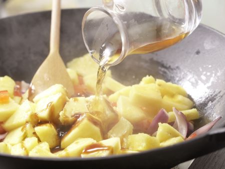 Wok-Gemüse mit Ananas Zubereitung Schritt 6 Wok-Gemüse mit Ananas Zubereitung Schritt 6
