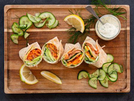 Wraps mit Avocado und Lachs