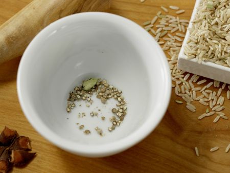 Würziger Naturreis Zubereitung Schritt 1 Würziger Naturreis Zubereitung Schritt 1