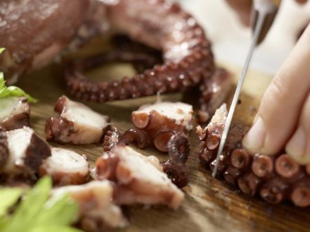 Würziger Oktopus-Gemüse-Salat Zubereitung Schritt 3 Würziger Oktopus-Gemüse-Salat Zubereitung Schritt 3