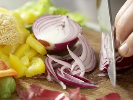 Würziger Oktopus-Gemüse-Salat Zubereitung Schritt 4 Würziger Oktopus-Gemüse-Salat Zubereitung Schritt 4